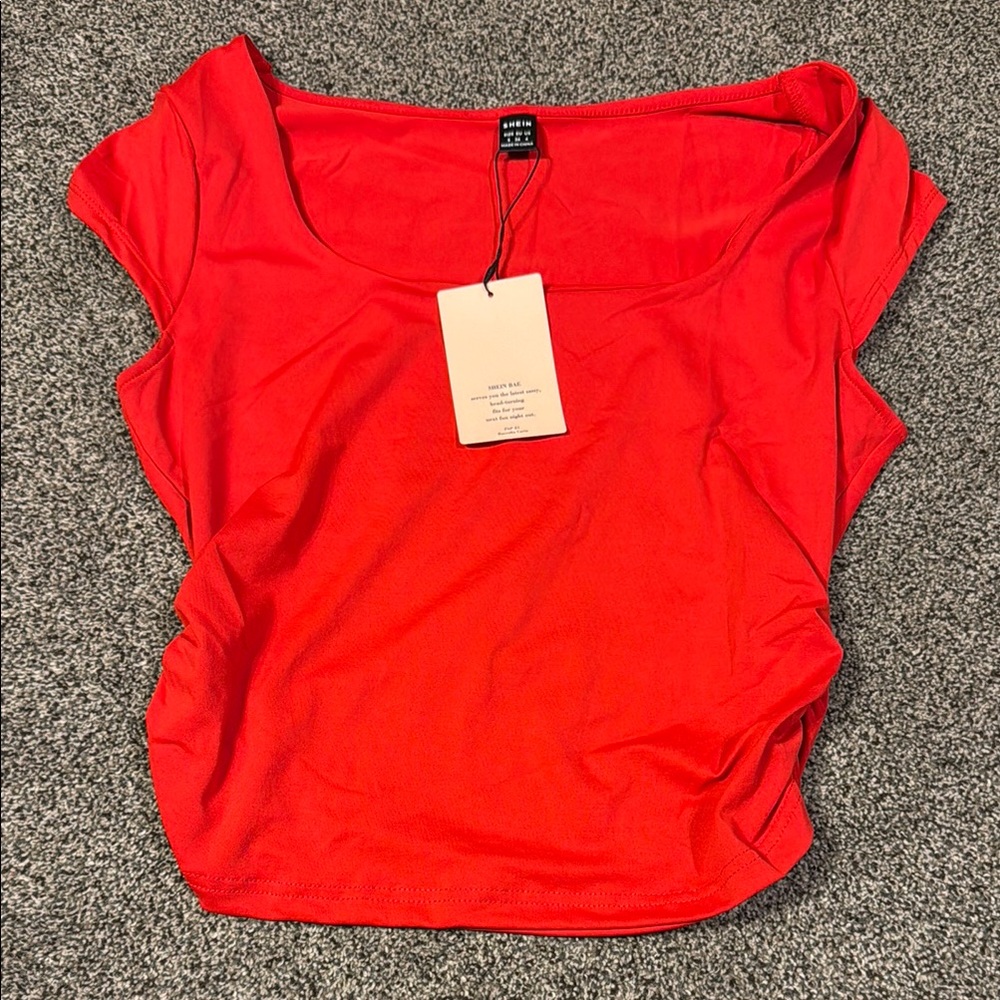 SHEIN Red Cap Sleeve Fitted Crop Blouse
